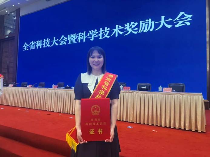 图片 从牙牙学语的幼童到深耕杏坛的教授