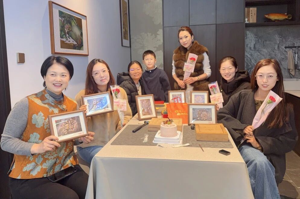 于匠心传承中欢度“三八”国际妇女节