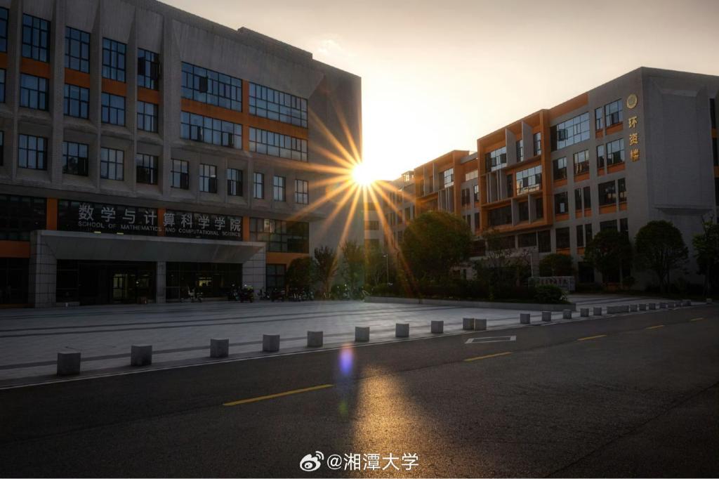 围绕设计专业硕士研究生联合培养项目与